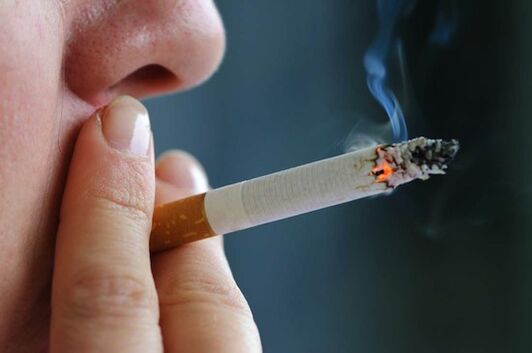 Časté kouření je jedním z důvodů rozvoje prostatitidy u mužů